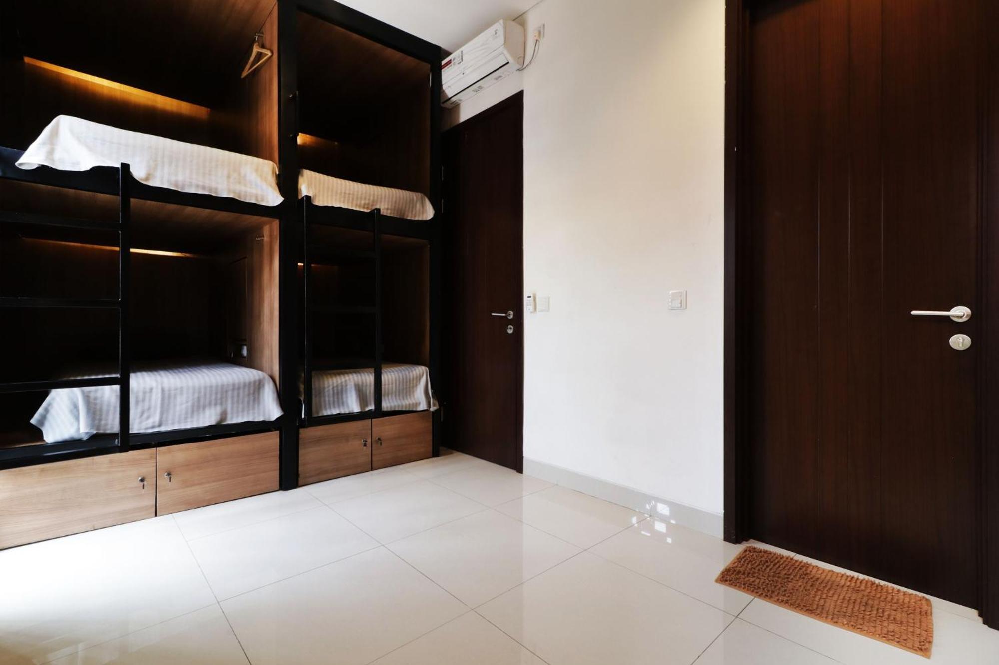Oliver'S Guest House Tangerang Exterior photo